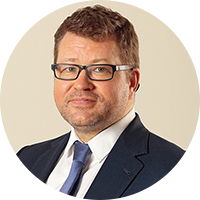 Роман Серов