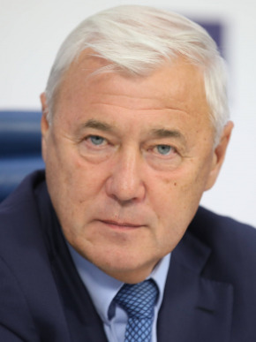 Анатолий Аксаков